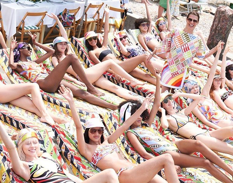 PULLING THREADS, WITH PAUL! image