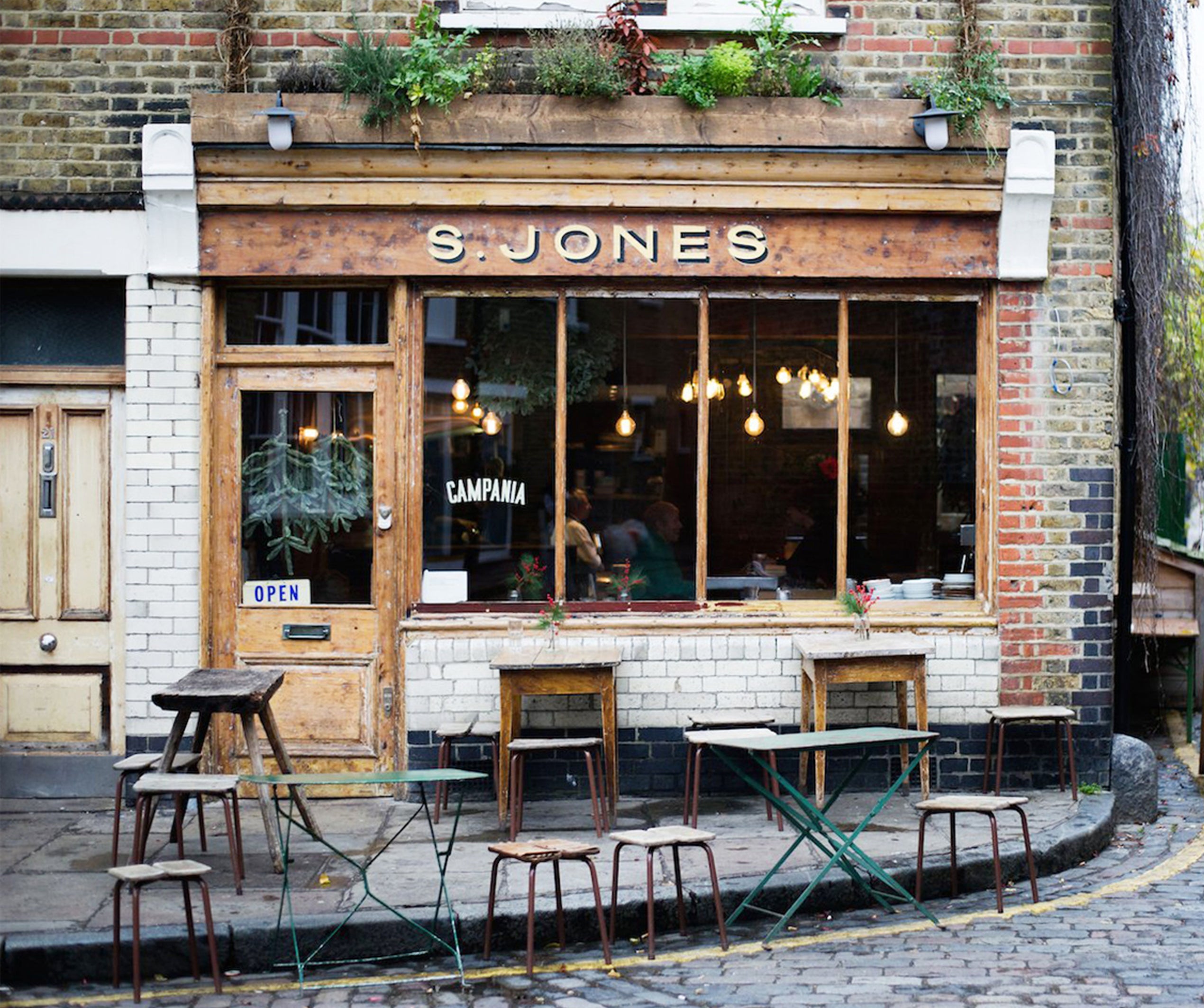 OUR GUIDE TO AL FRESCO DINING image